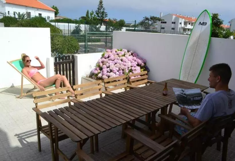 Retkeilymaja Surf House Peniche