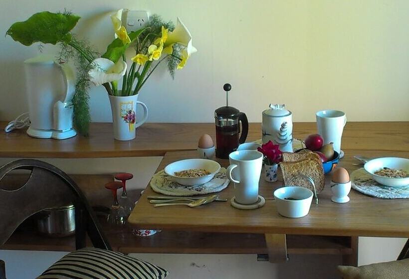 فندق صغير The Innlet, Country Apartments And Cottages