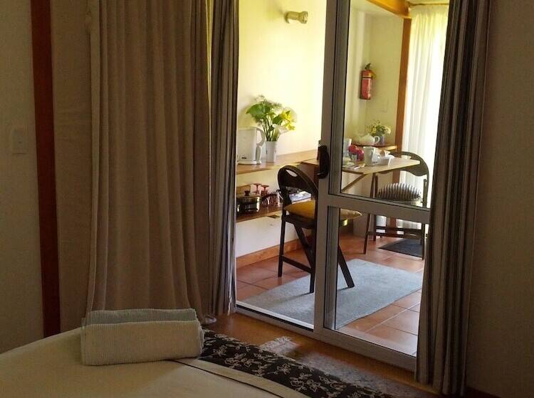 فندق صغير The Innlet, Country Apartments And Cottages