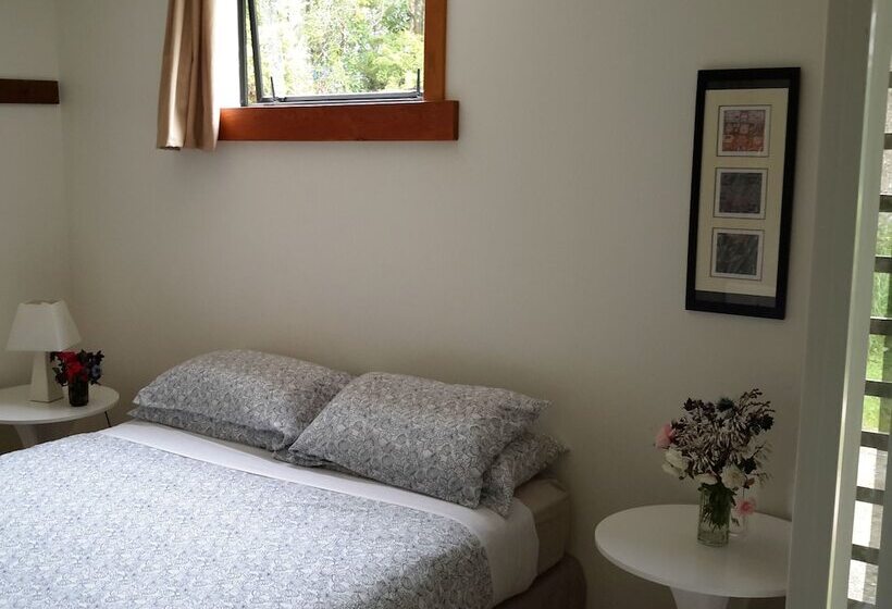 فندق صغير The Innlet, Country Apartments And Cottages