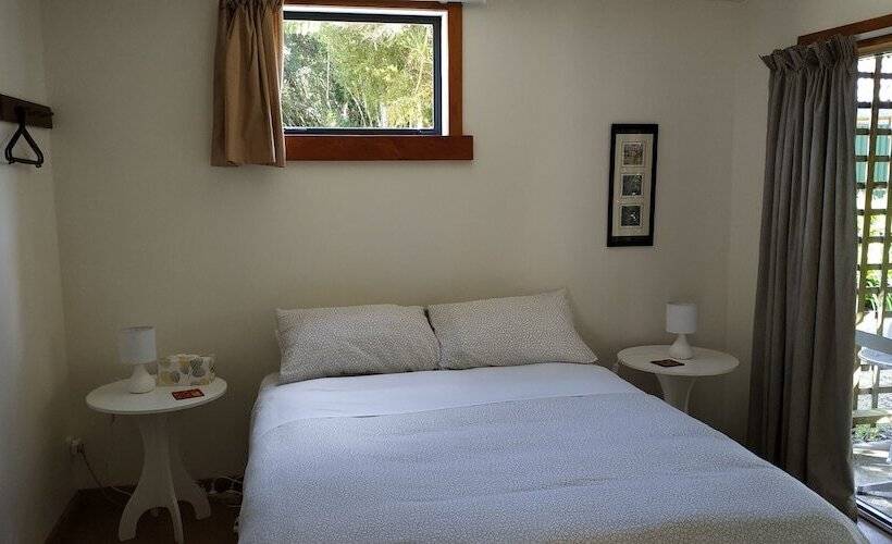 فندق صغير The Innlet, Country Apartments And Cottages