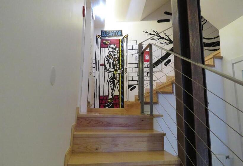 تختخواب و صبحانه House Petit Lusa