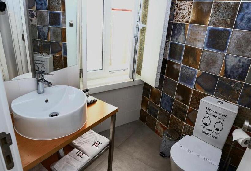 تختخواب و صبحانه House Petit Lusa