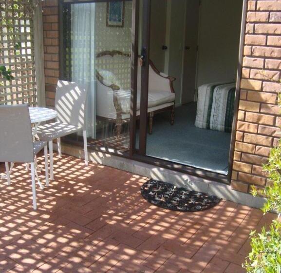 민박 Warkworth Country House