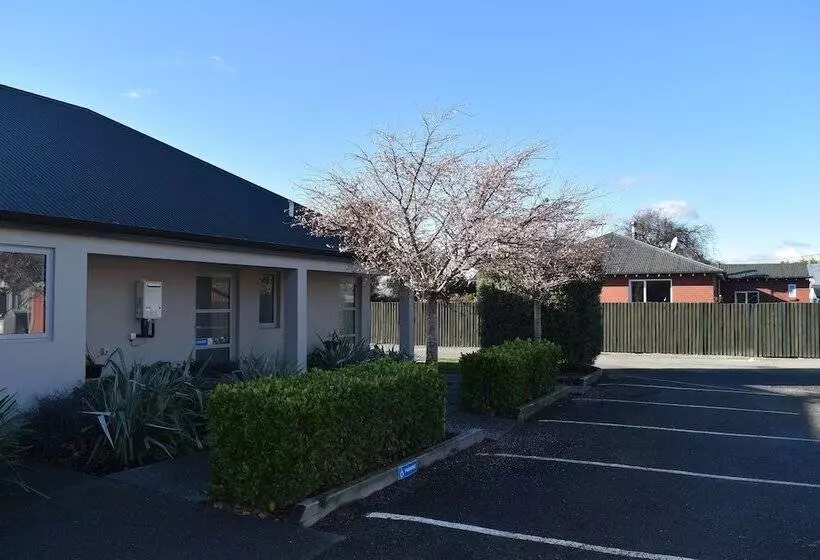 Darfield Motel