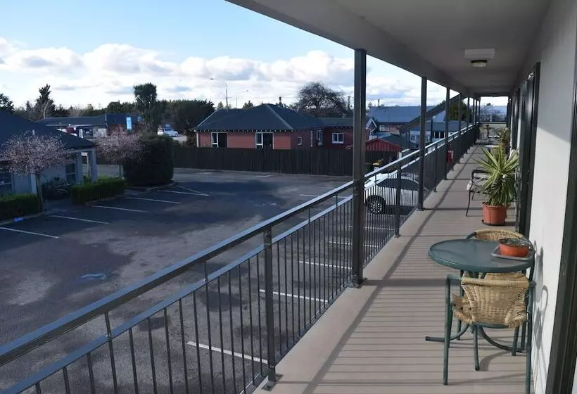 Darfield Motel