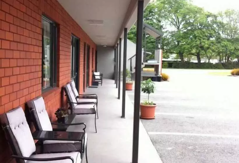 Darfield Motel
