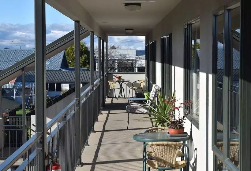 Darfield Motel