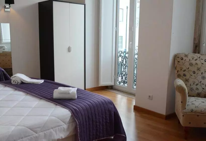 Fado Bed & Breakfast   Santos
