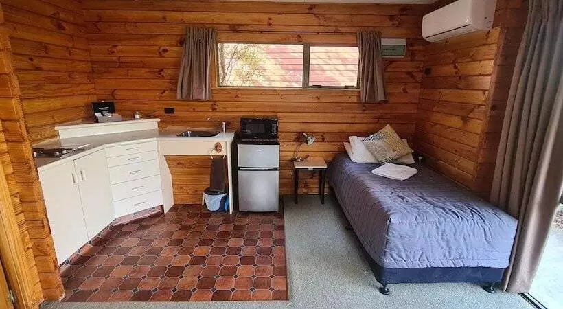 Forest Peak Motel