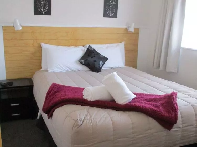 High Street Living Motel
