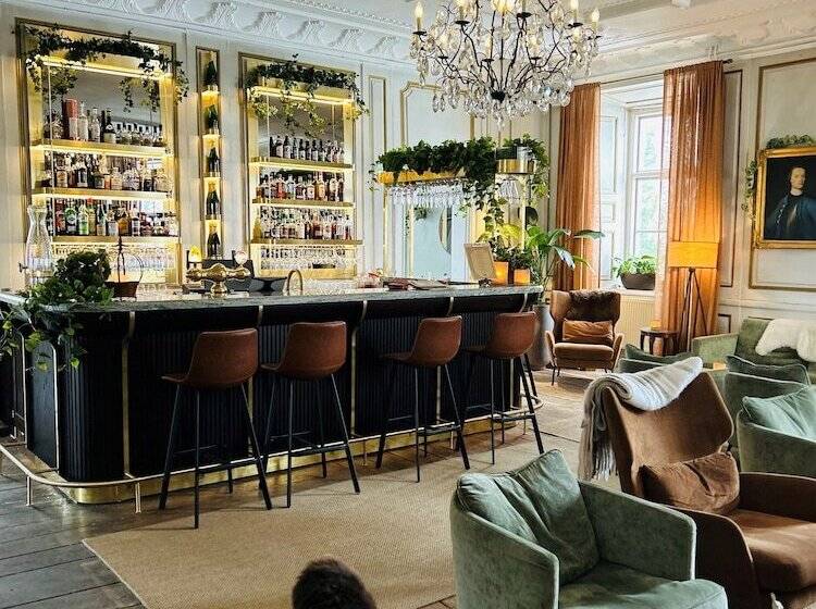 Отель Haga Slott