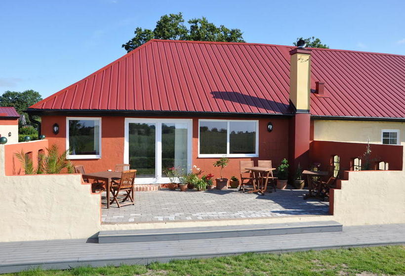 Hylteberga Gård Bed & Breakfast