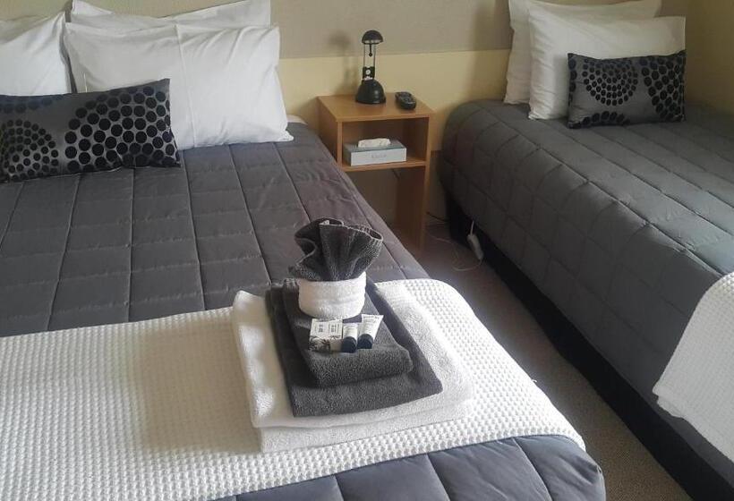 Мотель 299 On Devon West