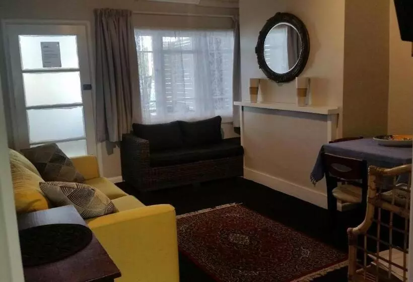 モーテル Nana Glads Beachfront Accommodation