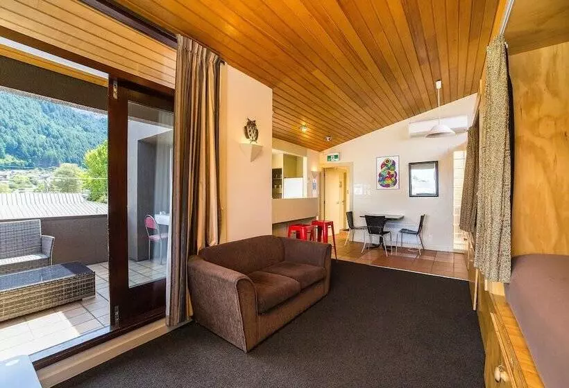 Tahuna Pod Hostel