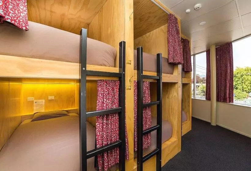 Tahuna Pod Hostel