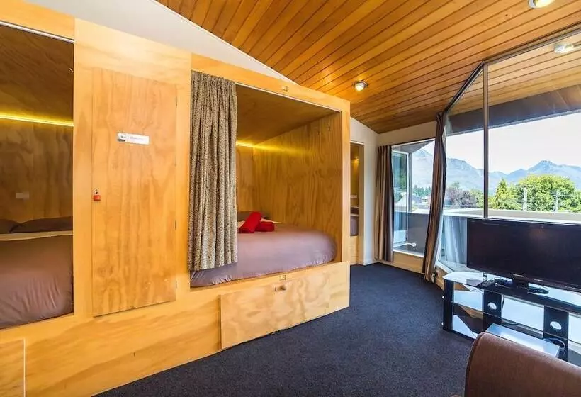 Tahuna Pod Hostel