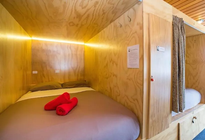 Tahuna Pod Hostel