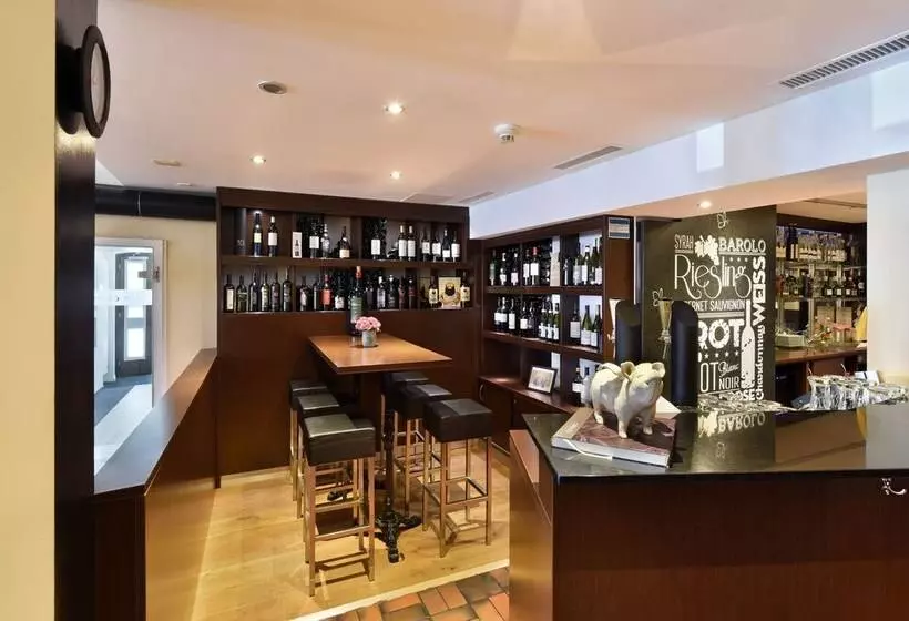 Apart Hotel Amadeo