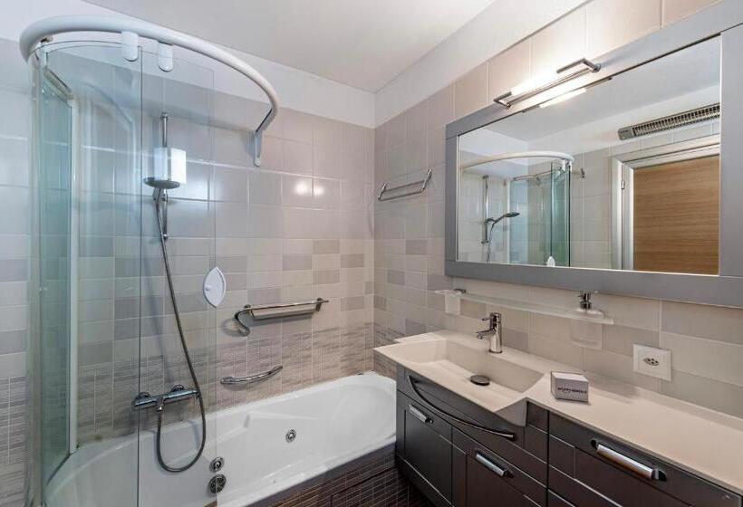 Art Apartment   Happy Rentals