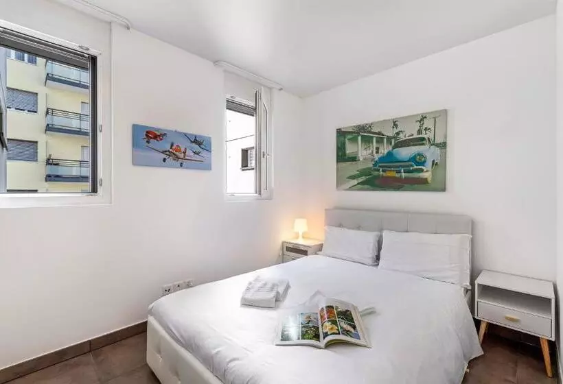 Art Apartment   Happy Rentals