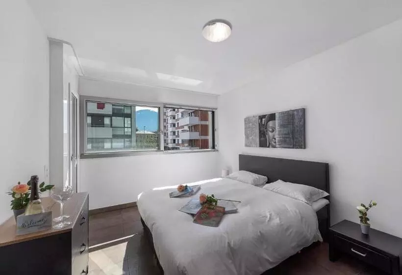 Art Apartment   Happy Rentals