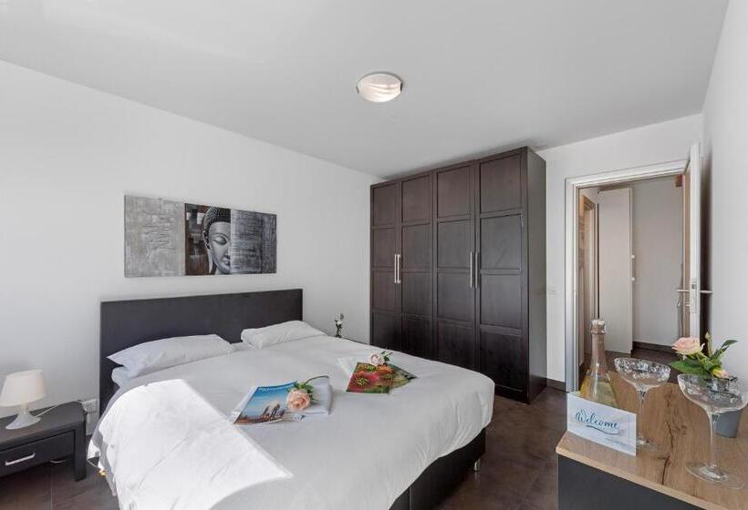 Art Apartment   Happy Rentals