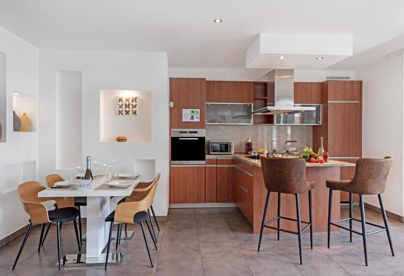 Art Apartment   Happy Rentals