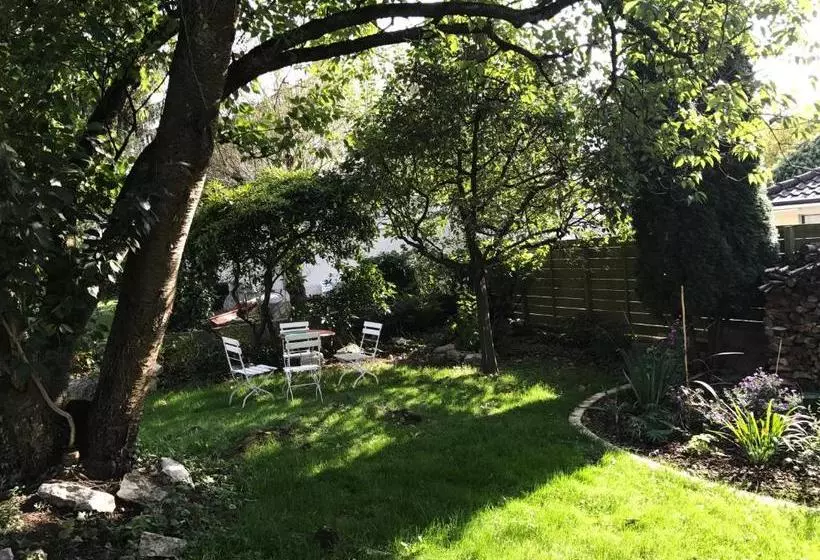 Aamiaismajoitus (B&B) Au Jardin