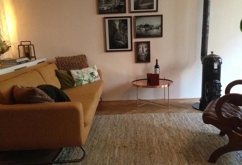 تختخواب و صبحانه Hide&sleep