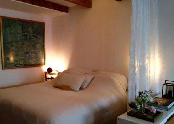 تختخواب و صبحانه Hide&sleep