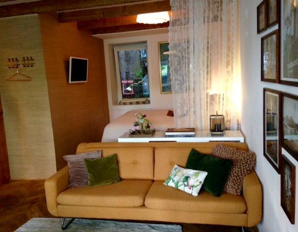 تختخواب و صبحانه Hide&sleep