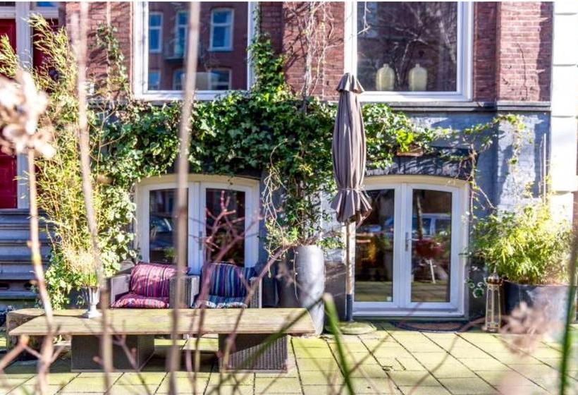 تختخواب و صبحانه Hide&sleep