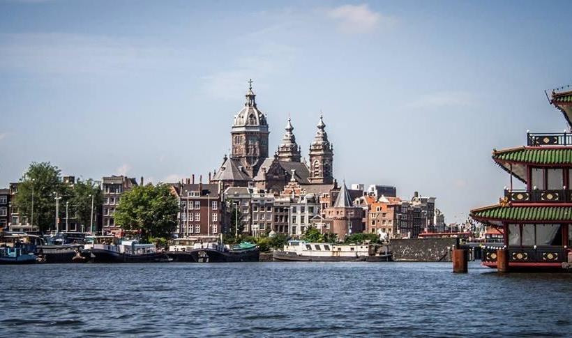 تختخواب و صبحانه Hide&sleep