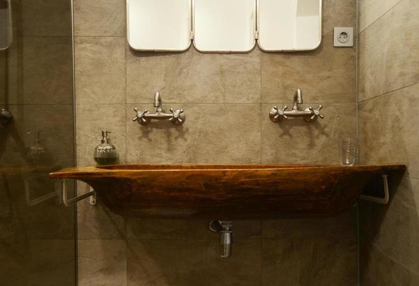 تختخواب و صبحانه Hide&sleep