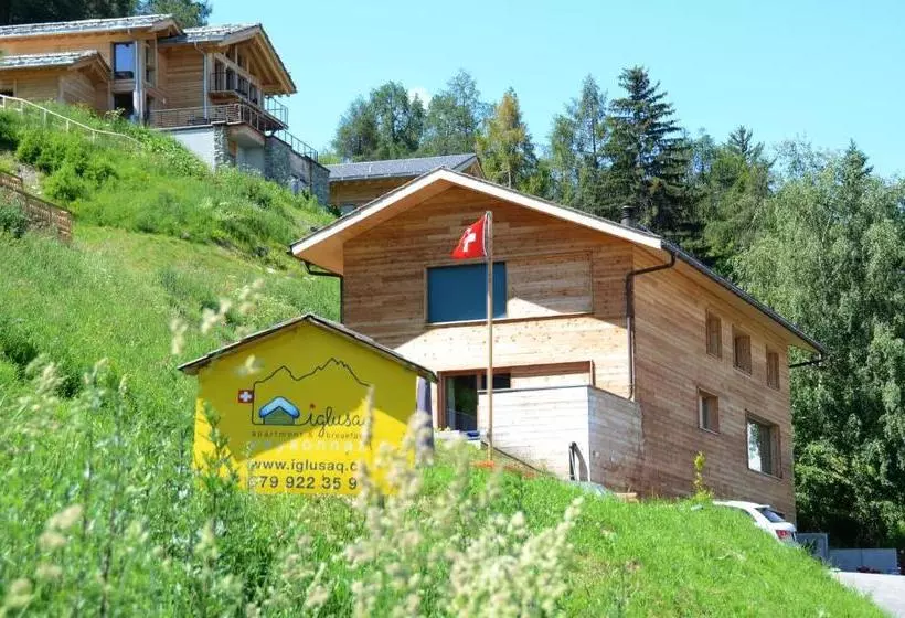 تختخواب و صبحانه Iglusaq Lodge
