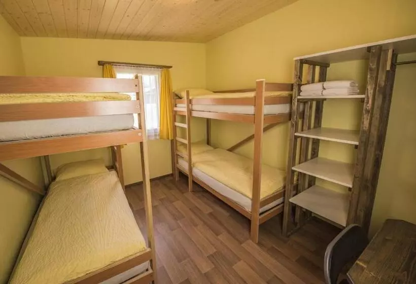 هاستل Schutzenbach Backpackers For Adults 18 35