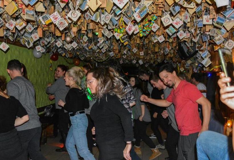 호스텔 Schutzenbach Backpackers For Adults 18 35