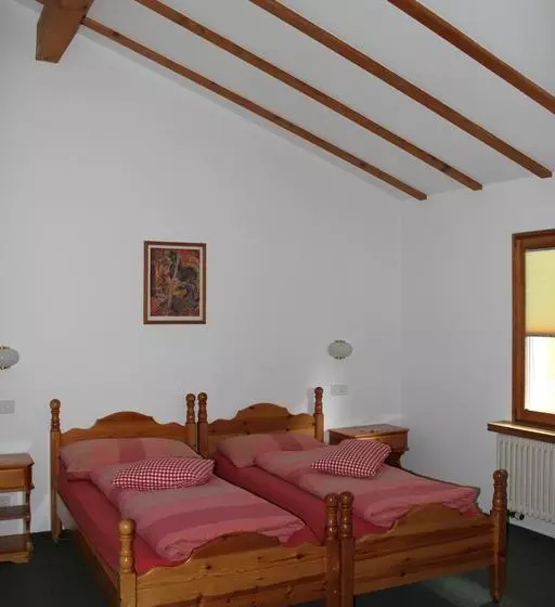 Hotelli Albergo Foppoli