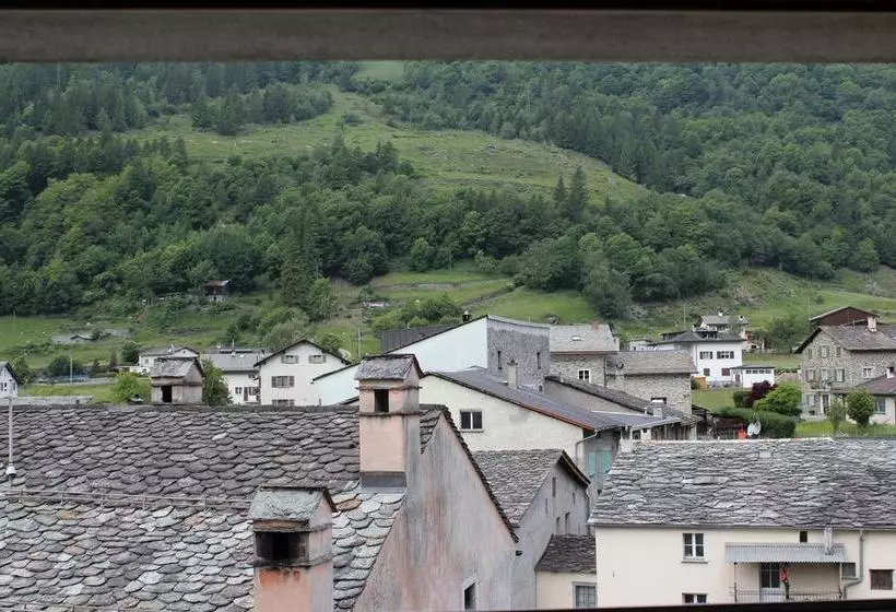 Hotelli Albergo Foppoli