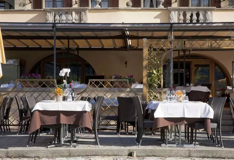 Hotelli Albergo Ristorante La Palma