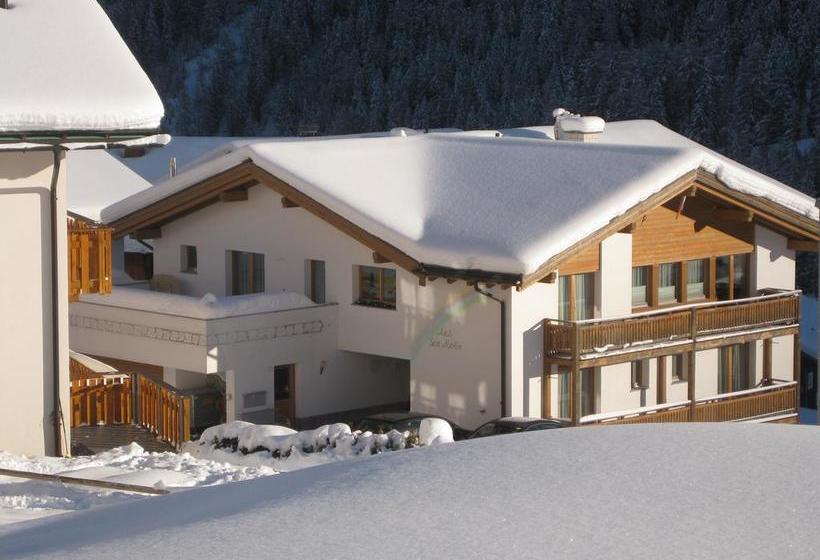 Hotel Arch San Martin