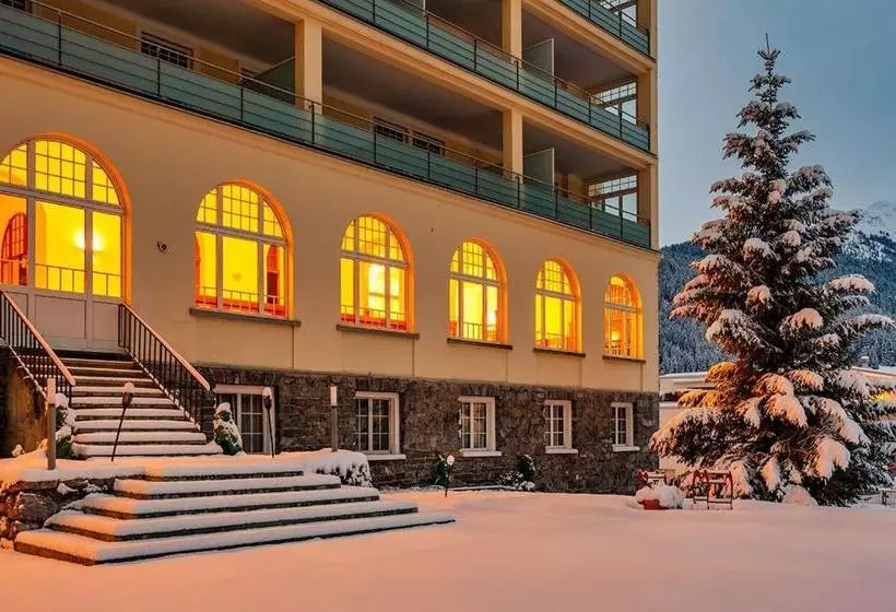 هتل Davos Inn