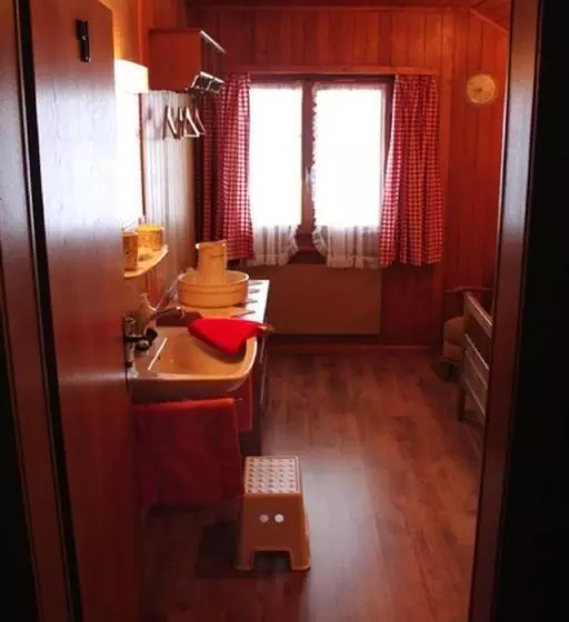 هتل Heidi Guesthouse Amden Sternen