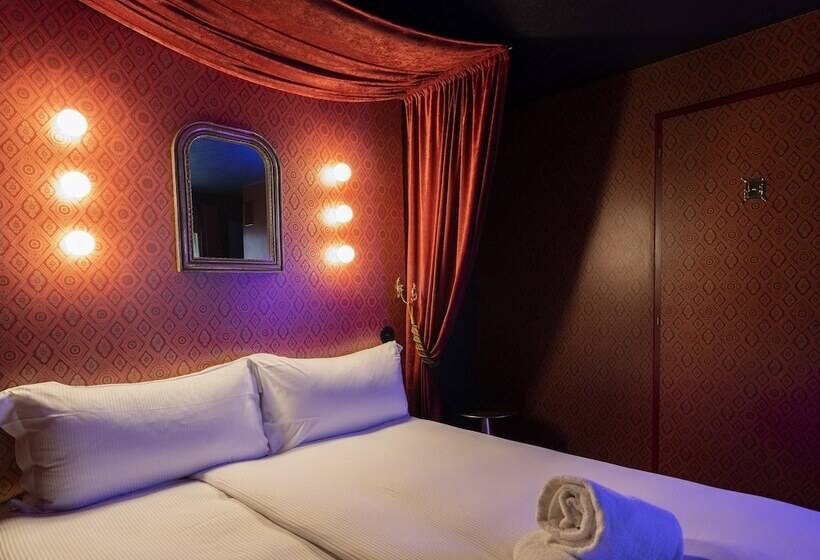 ホテル Peanut Medieval Lodge