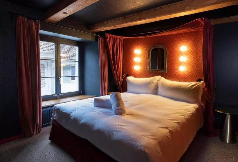 Hotelli Peanut Medieval Lodge