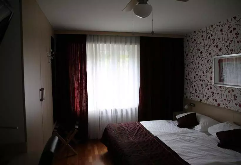 هتل Schlüssel Binningen