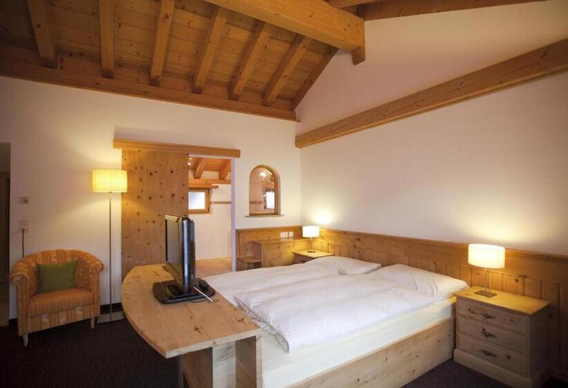 בית מלון כפרי Seraina