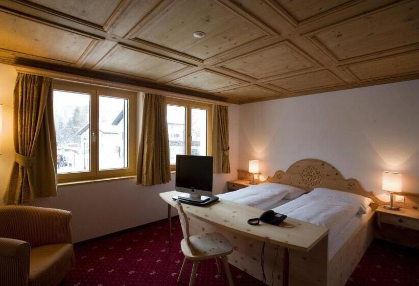 בית מלון כפרי Seraina